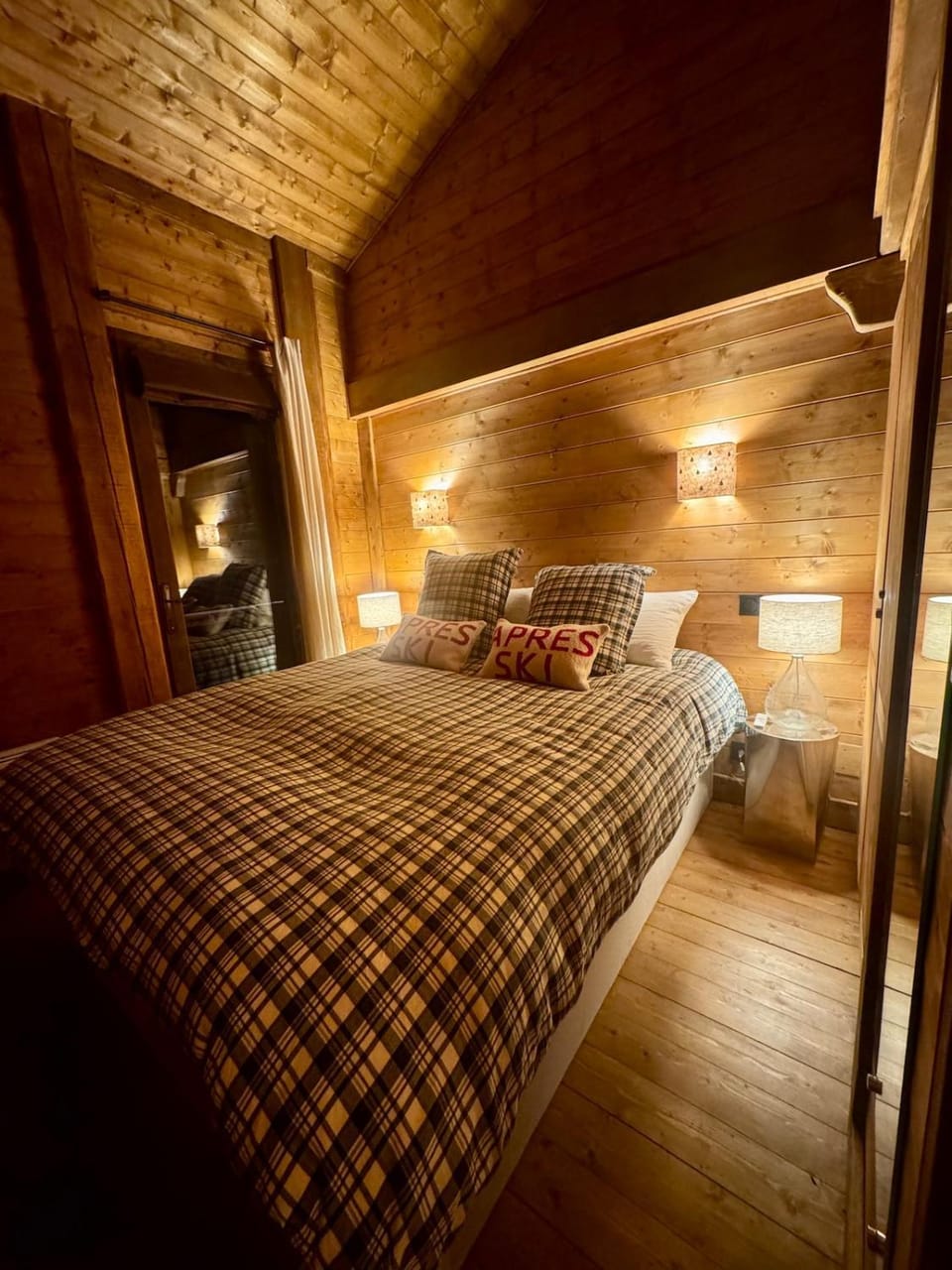 Bed, Bedroom, wardrobe