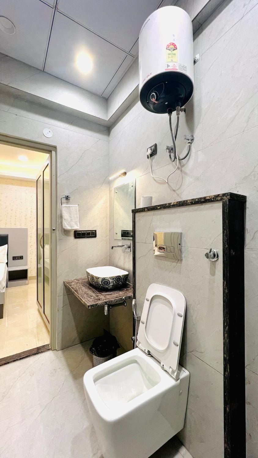 1 BR Cozy Stay near Old City with Restaurant Apartment in Jaipur