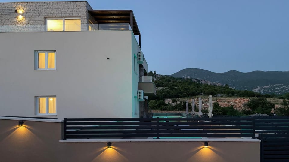 Apartments King and Queen 2 Apartment in Lika-Senj County