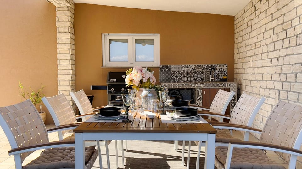 Patio, Seating area