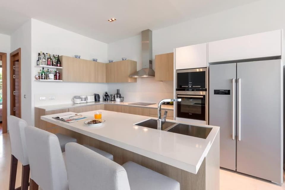 Kitchen or kitchenette, oven, stove