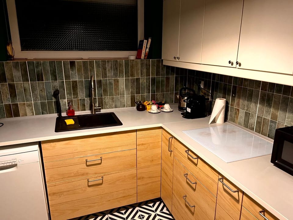 Coffee/tea facilities, Kitchen or kitchenette, dishwasher, microwave