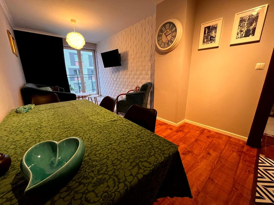 Living room, Photo of the whole room, Seating area, Dining area