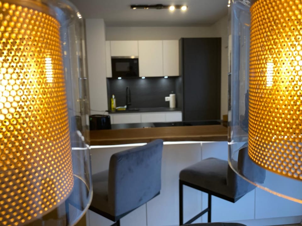 Lounge or bar, kitchen