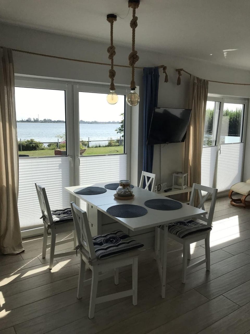 View (from property/room), Seating area, Dining area