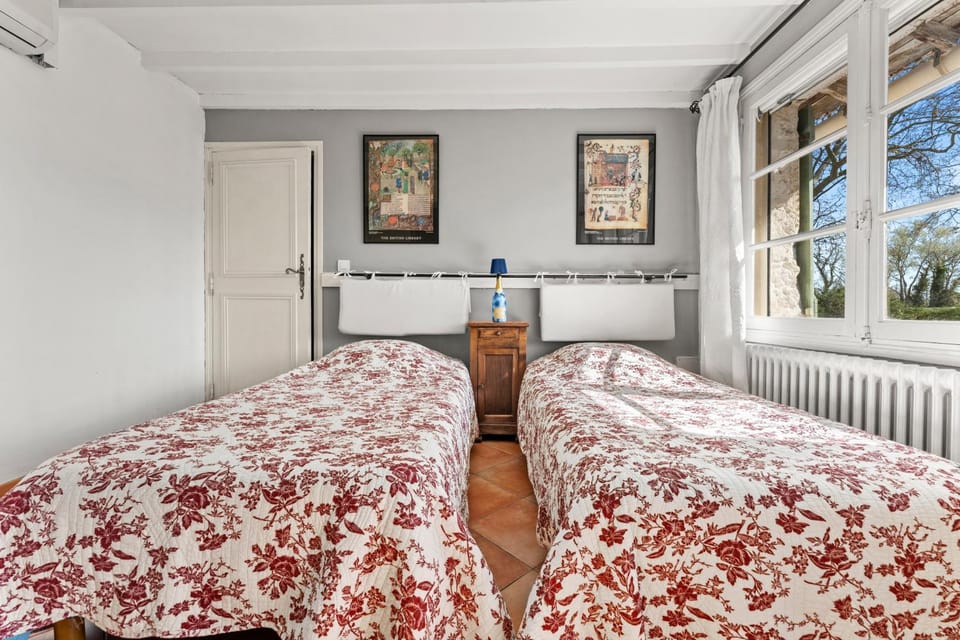 Property building, Living room, Bedroom