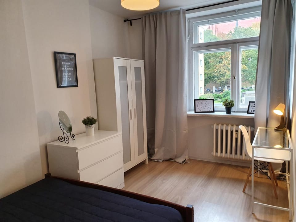 W Centrum Pokoje Świętojańska 135 Vacation rental in Pomeranian Voivodeship