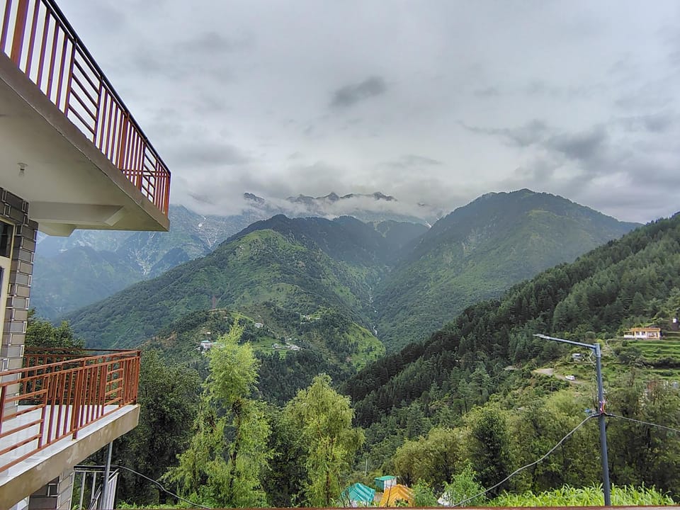 Dhauladhar Mountain Bliss Home Naddi Dharmshala Vacation rental in Punjab, India