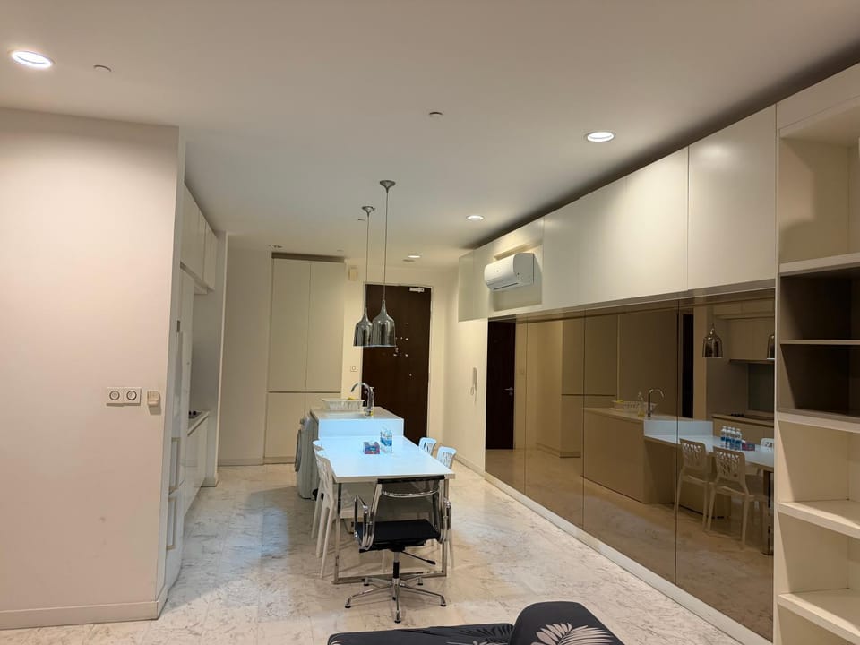 Kitchen or kitchenette, Living room, Seating area, Dining area, air conditioner
