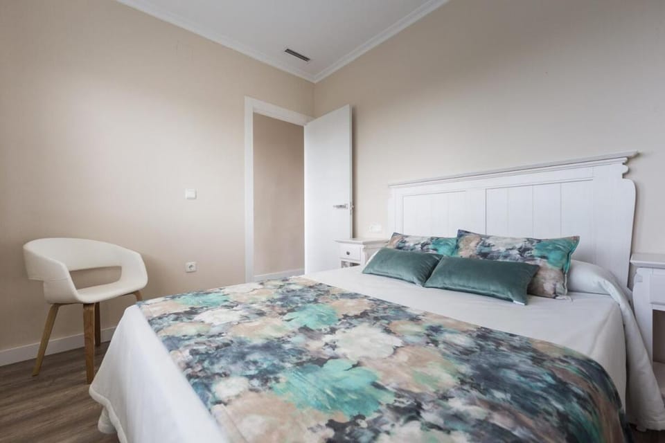White House with MINIGOLF 10 minutes from Cullera Villa in Ribera Baixa