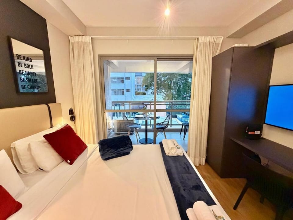 Communal lounge/ TV room, Bed, TV and multimedia, Balcony/Terrace, Bedroom
