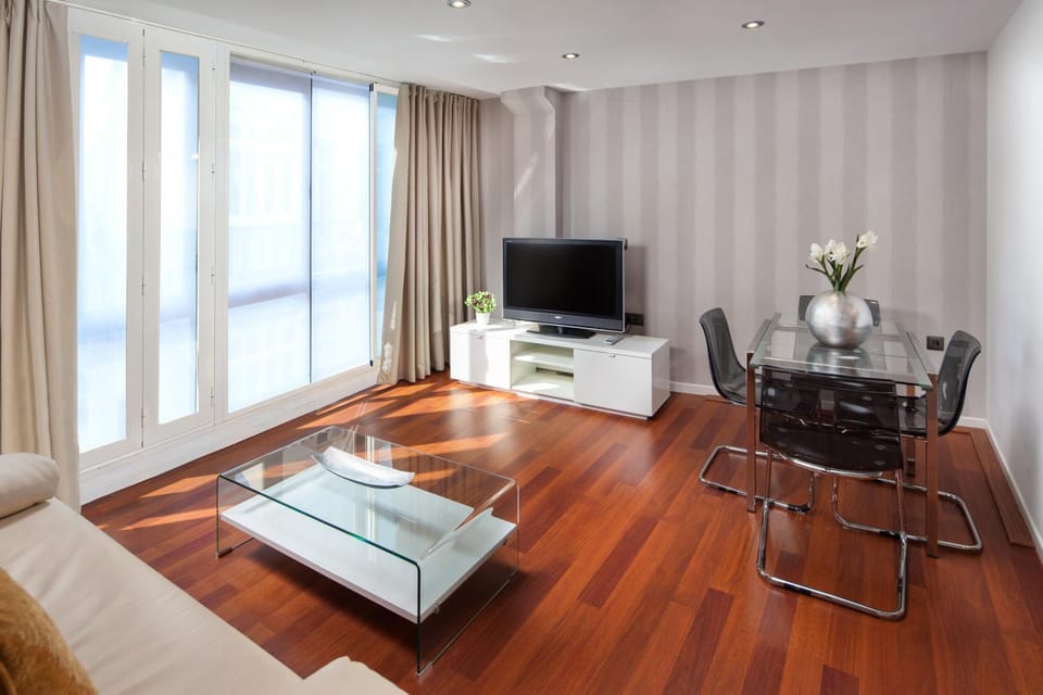 Living room, Dining area