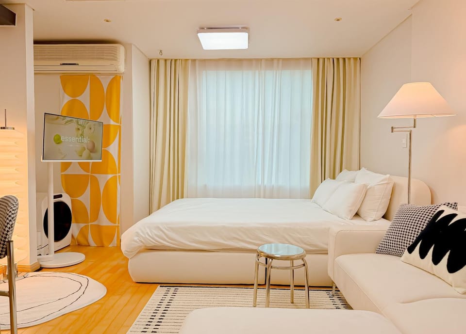 Bed, Photo of the whole room