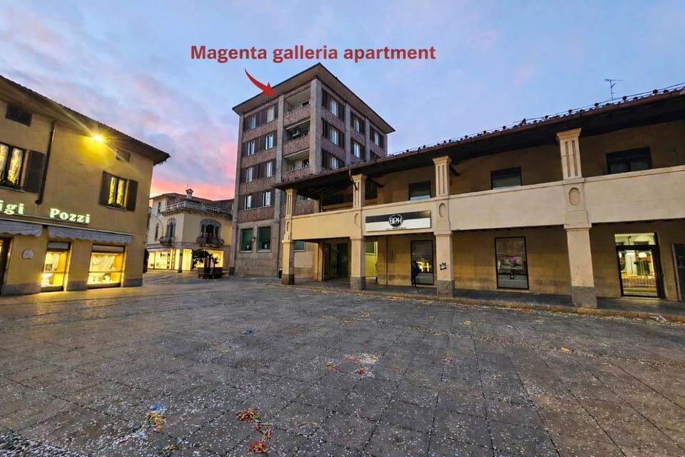 Property building, Neighbourhood, Location