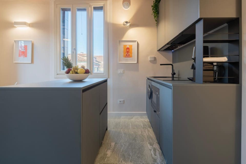 Kitchen or kitchenette