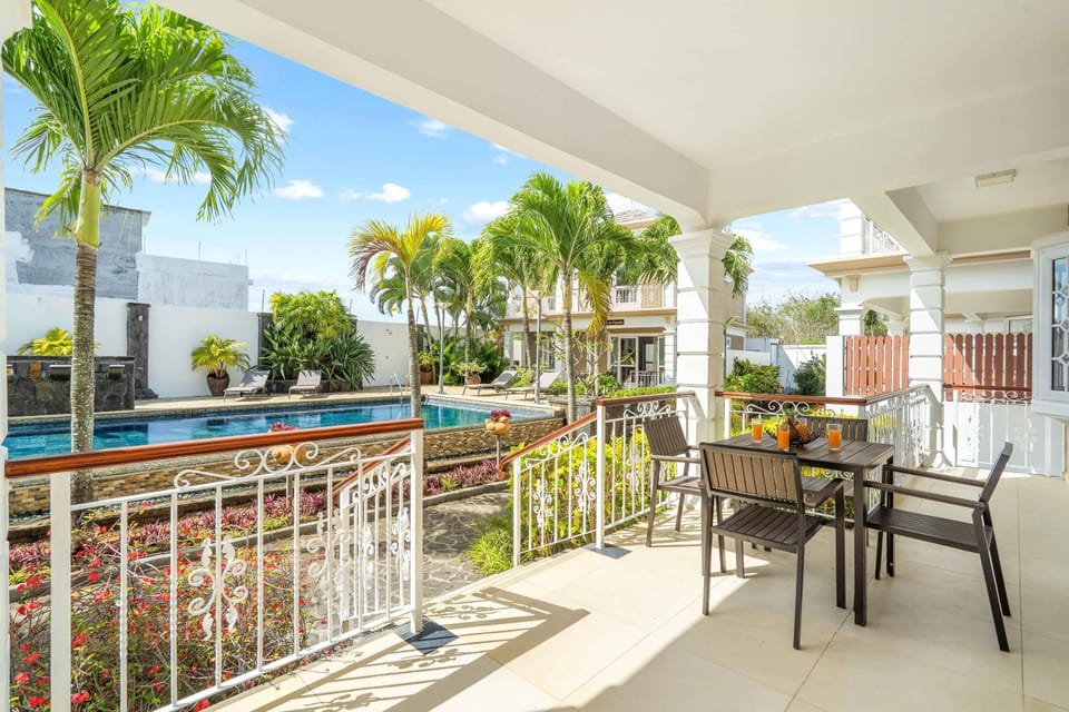 Patio, Balcony/Terrace, Dining area, Pool view, Swimming pool