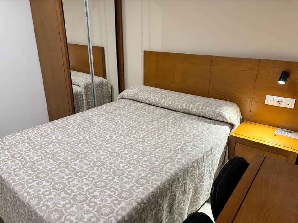 Hostal La Isla Bed and Breakfast in Extremadura, Spain