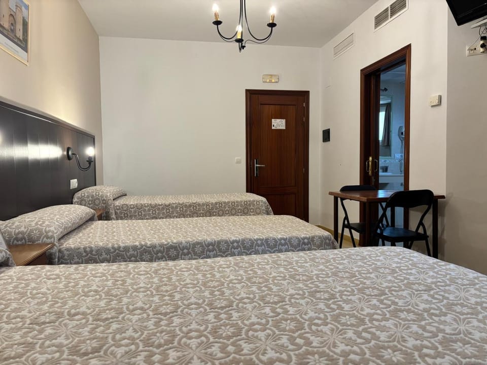 Hostal La Isla Bed and Breakfast in Extremadura, Spain