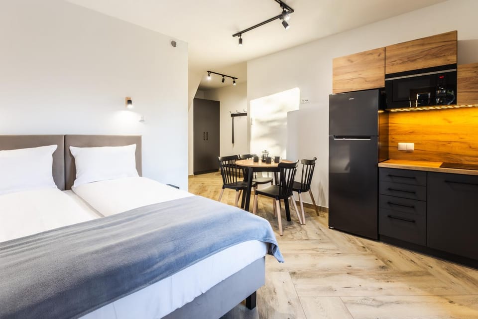 Bed, Kitchen or kitchenette