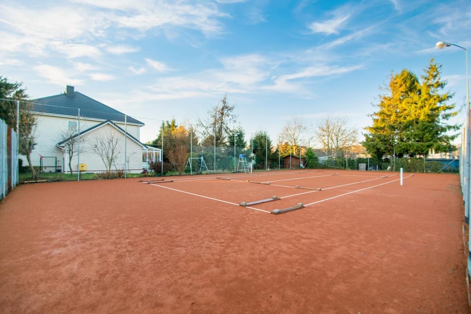 Tennis court