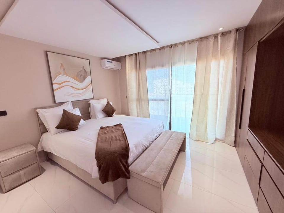 Bed, TV and multimedia, Bedroom, wardrobe