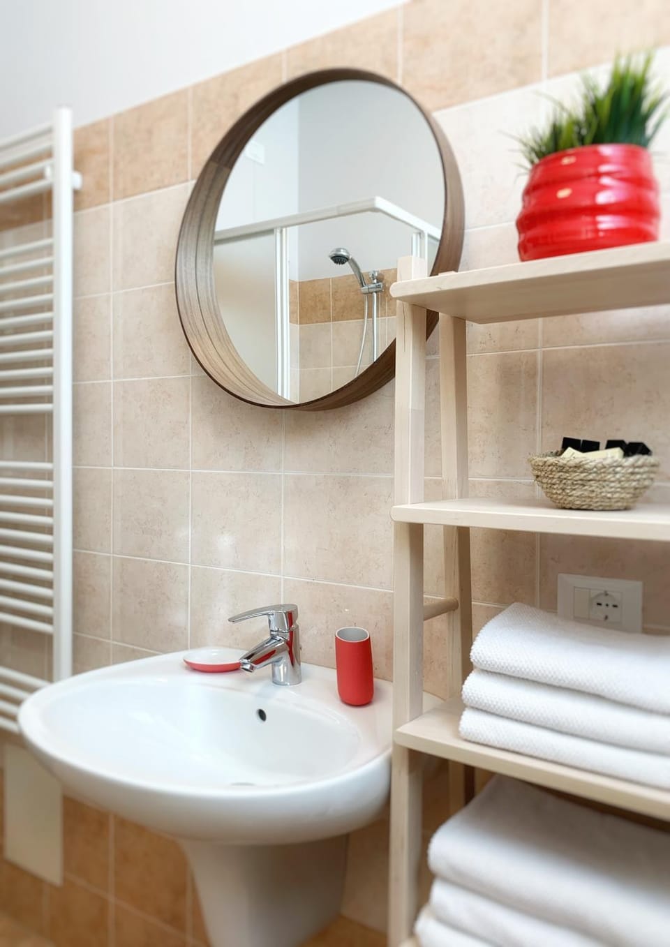 Bathroom, towels