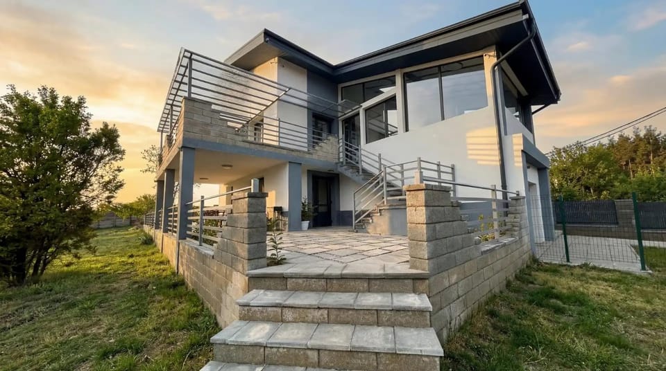 Къща за гости Алино Хаус Villa in Bulgaria