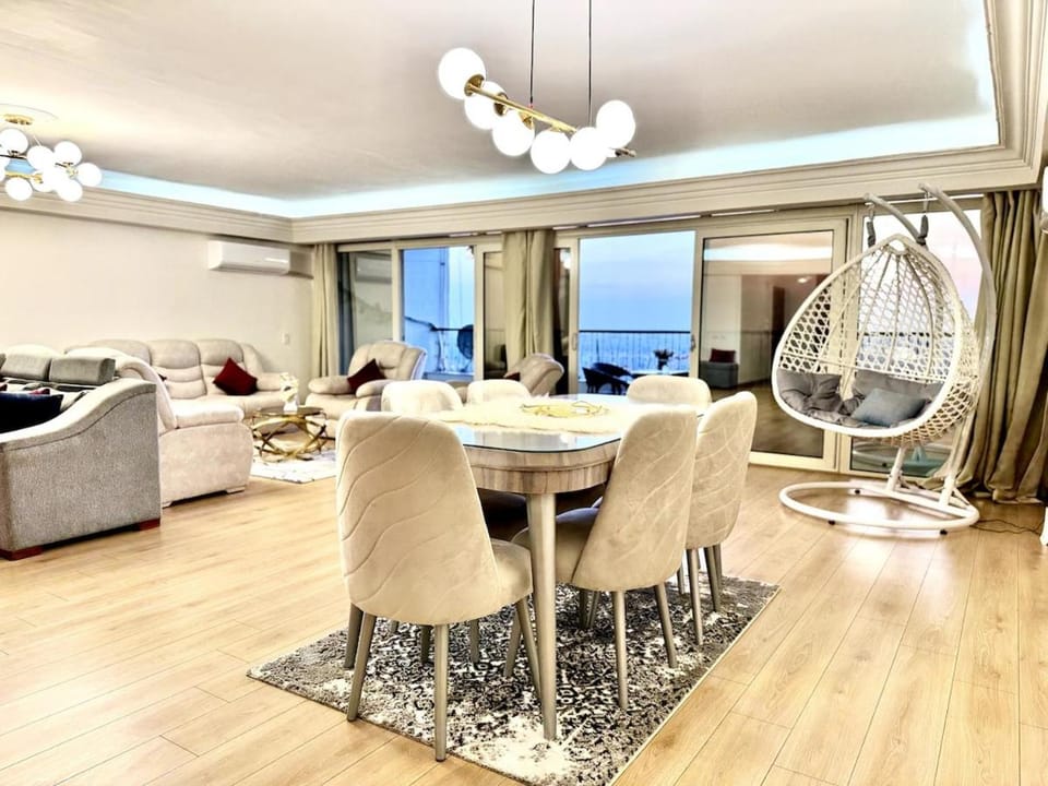 Exclusive 3BR Retreat Nile and Pyramids Views Maadi Prime location Apartment in Cairo Governorate