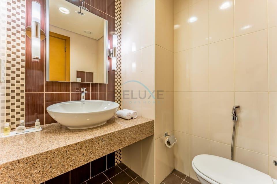 Toilet, bidet