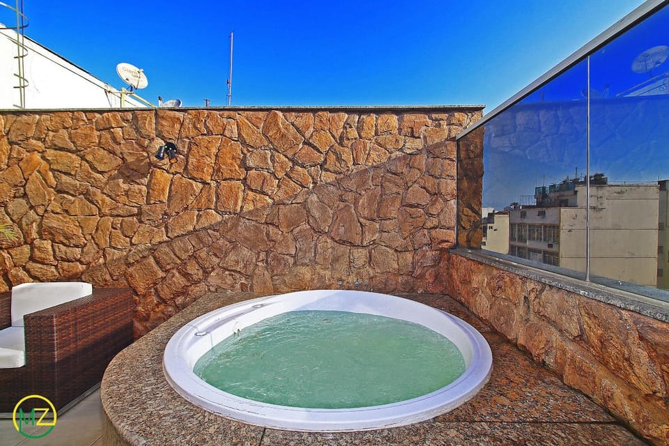 Nice penthouse with pool, close to the beach Apartment in Rio de Janeiro