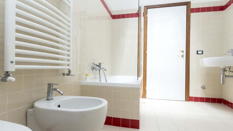Bathroom, Bath