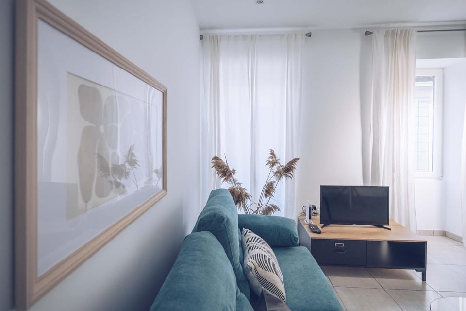 Stylish One-Bedroom Apartment in Prime Central Location Apartment in Gibraltar
