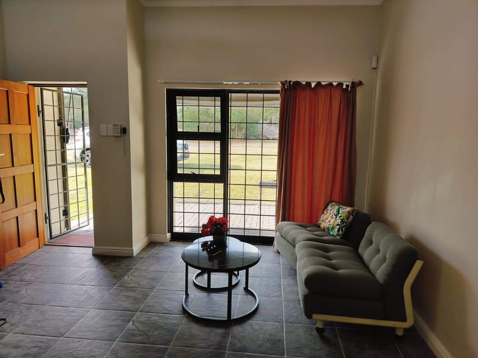 Zebra Lodge Apartment in Port Elizabeth