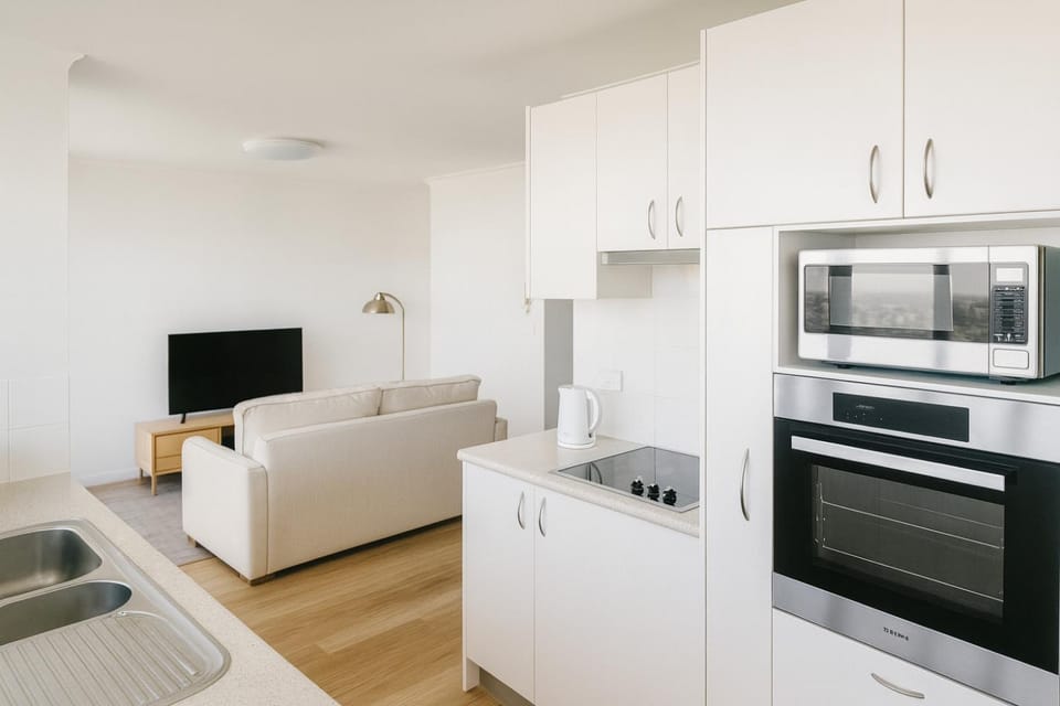 Kitchen or kitchenette, Living room, Seating area