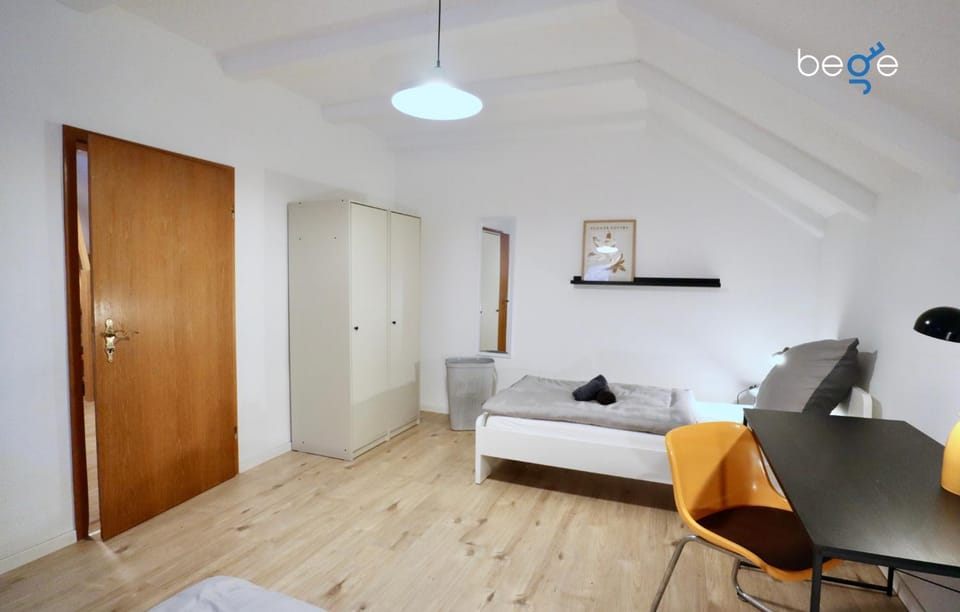Bed, Photo of the whole room, Bedroom