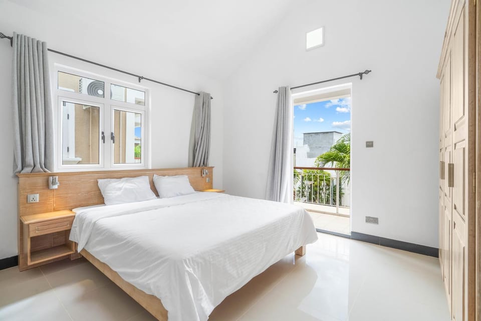 Bed, Balcony/Terrace, Photo of the whole room, Bedroom