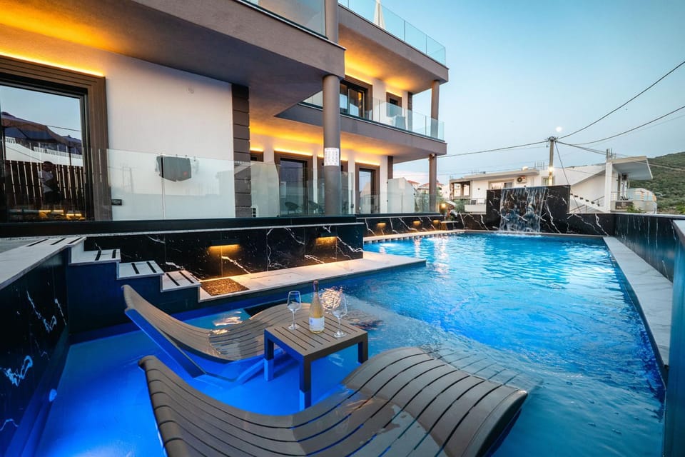 Property building, Swimming pool