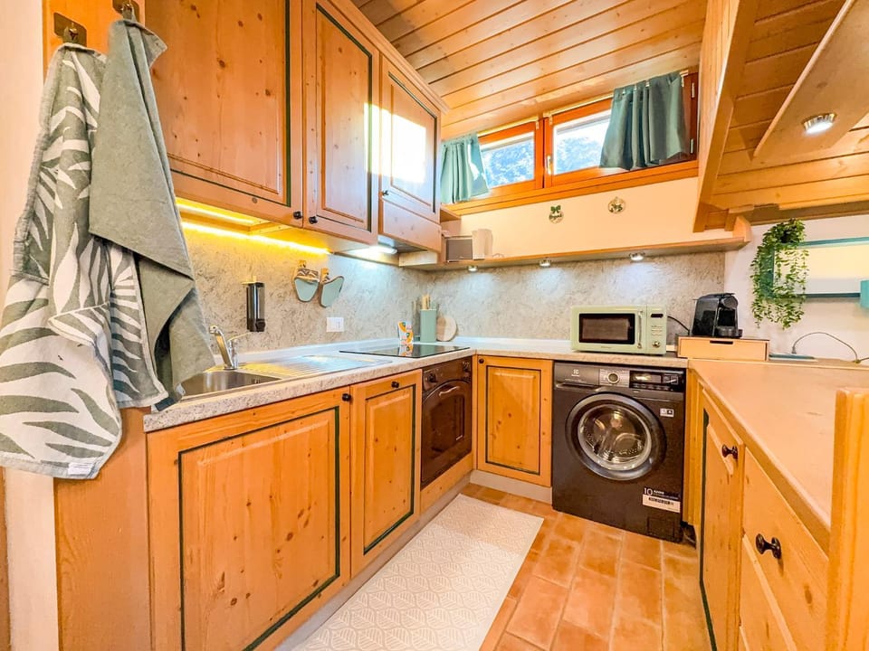 Kitchen or kitchenette, dishwasher, pet friendly, stove, toaster, washing machine