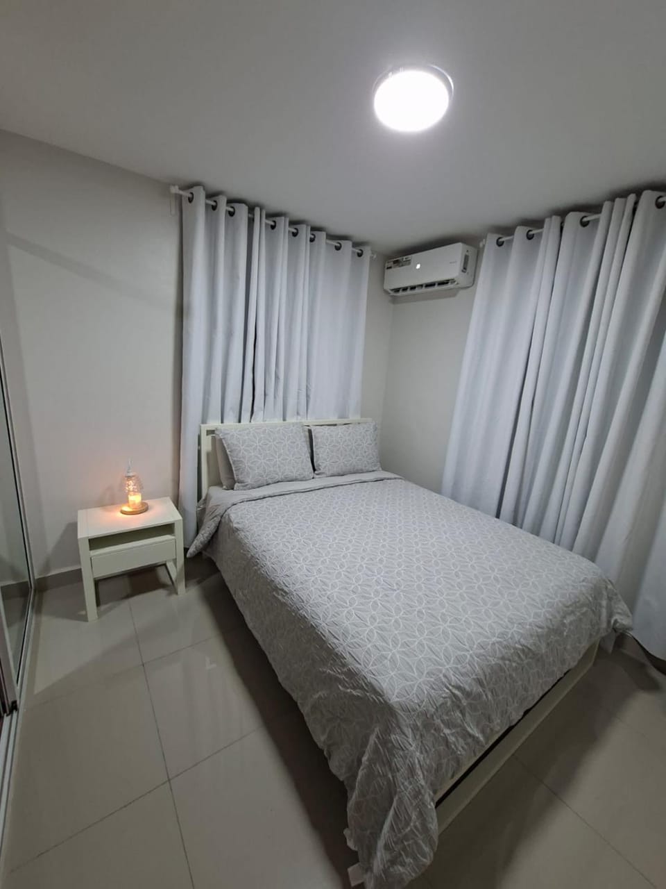 Photo of the whole room, Bedroom