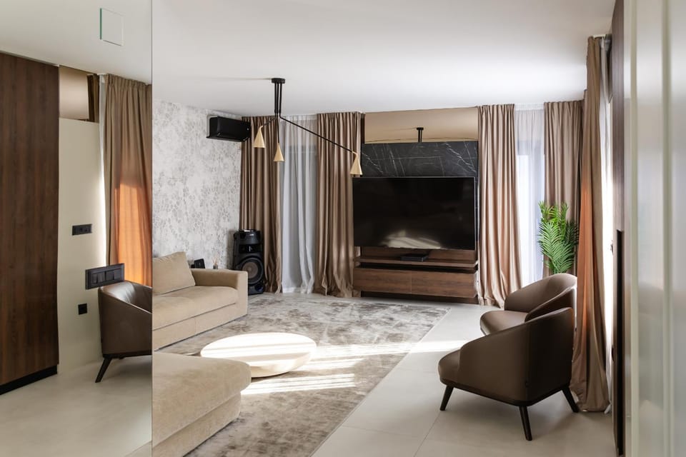 Communal lounge/ TV room, Living room