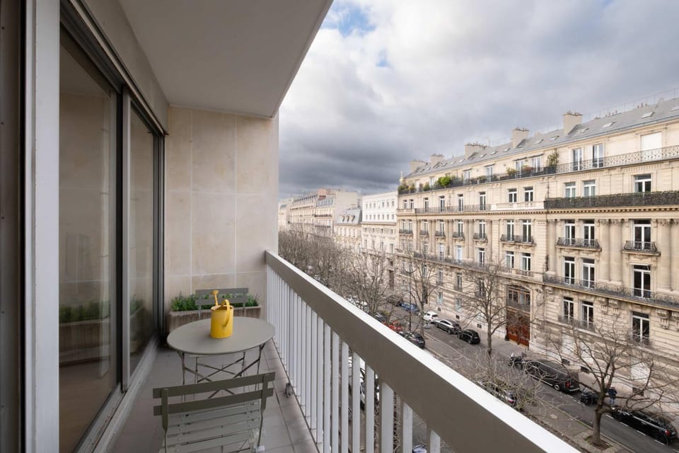 Luxury Flat Arc de Triomphe 4 Guests Apartment in Paris