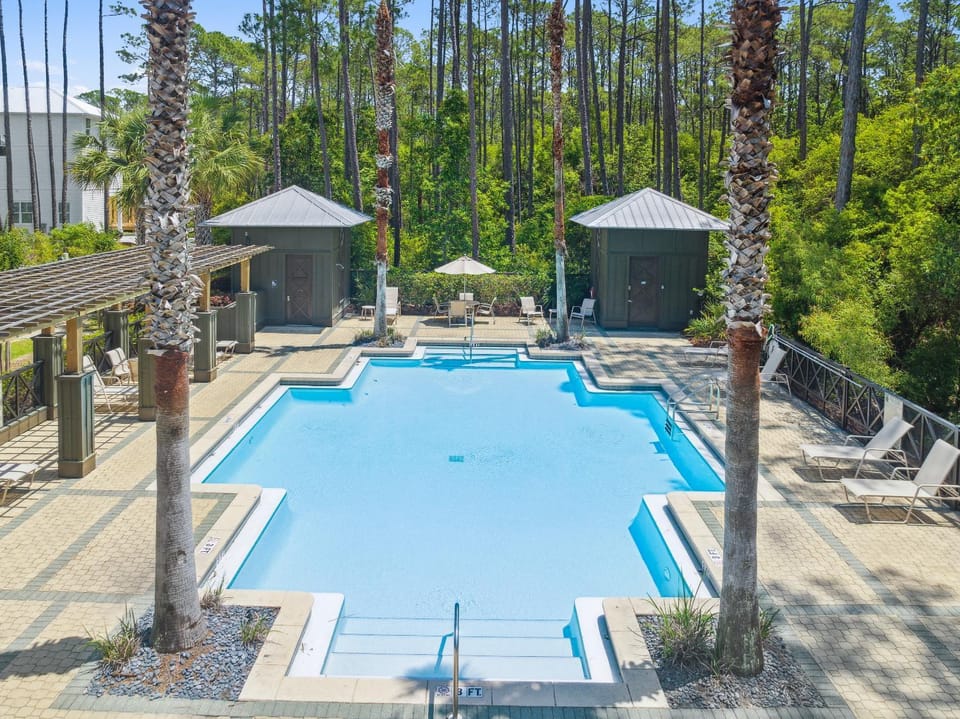 Neighbourhood, Natural landscape, Balcony/Terrace, Pool view, Swimming pool, sunbed
