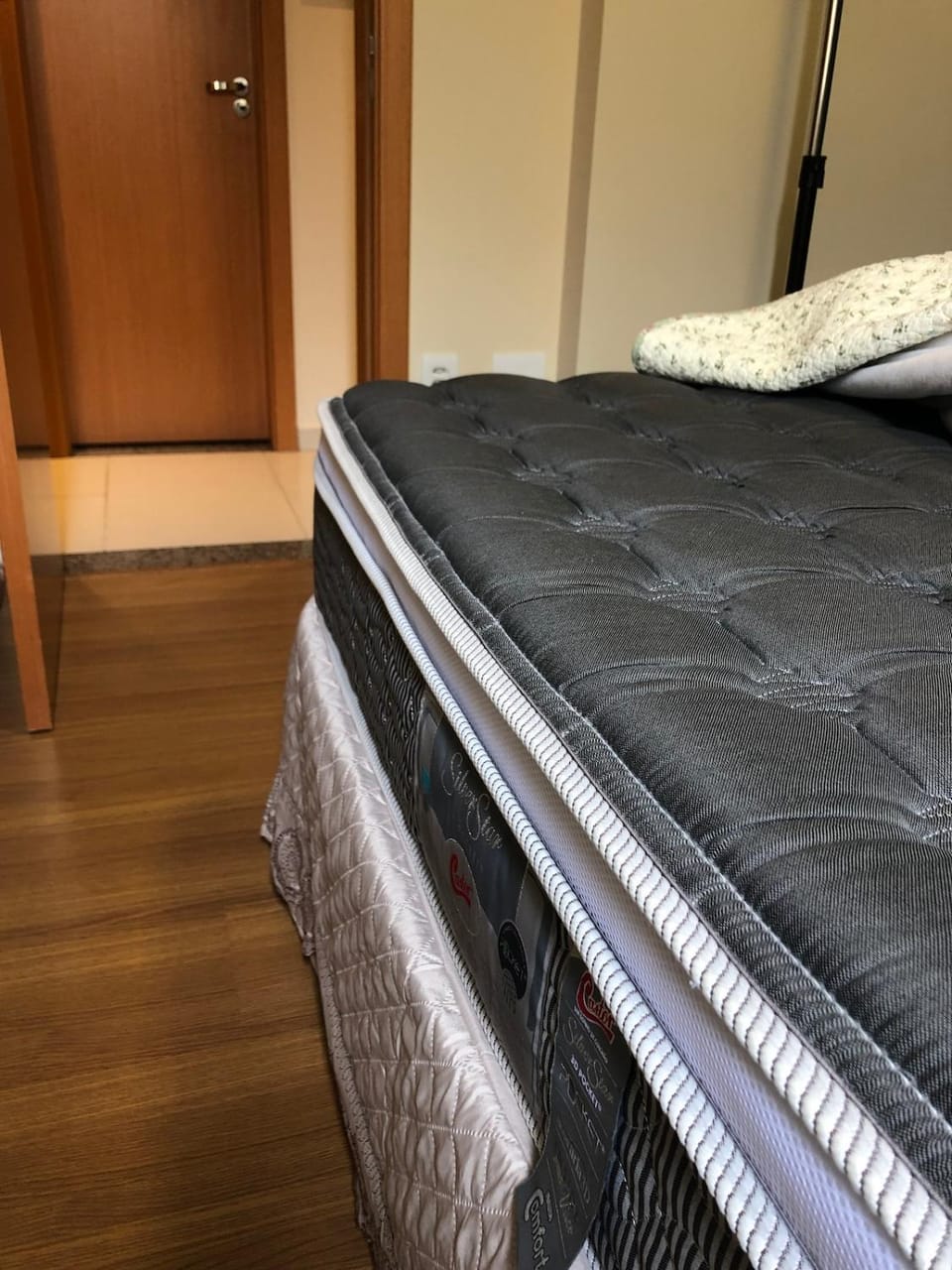 Apto de Paz, amplo, 3qtos, completo e Ar Apartment in Londrina