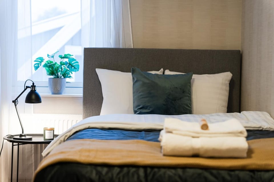 Guestly Homes - Spacious Top Floor 2BR Residence Apartment in Norrbotten County, Sweden