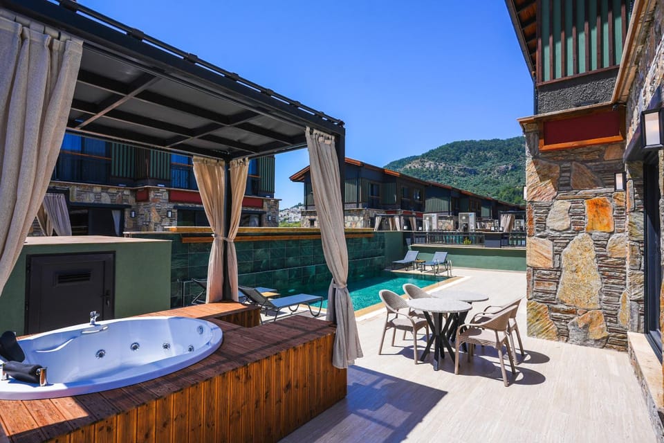 Patio, Day, Natural landscape, Hot Tub, View (from property/room), Balcony/Terrace, Mountain view, Pool view, Swimming pool, sunbed