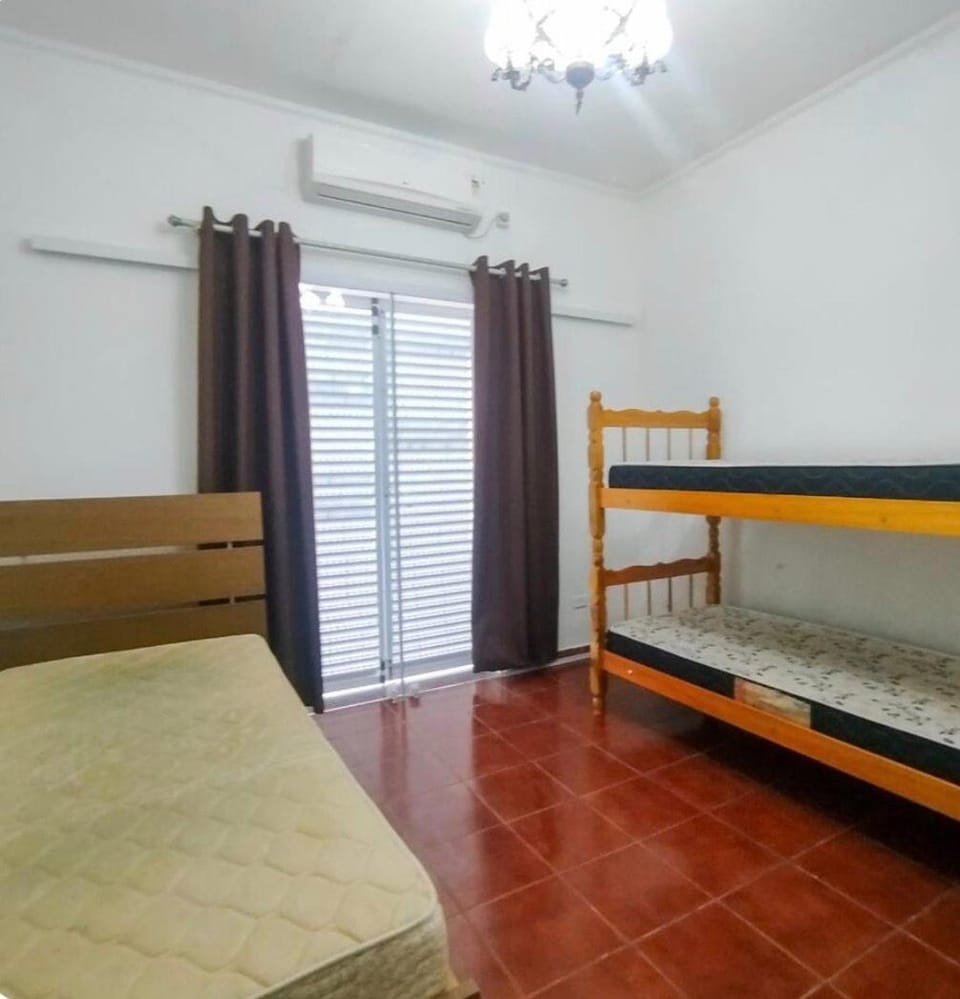 Casa com piscina ao lado da praia House in Peruíbe