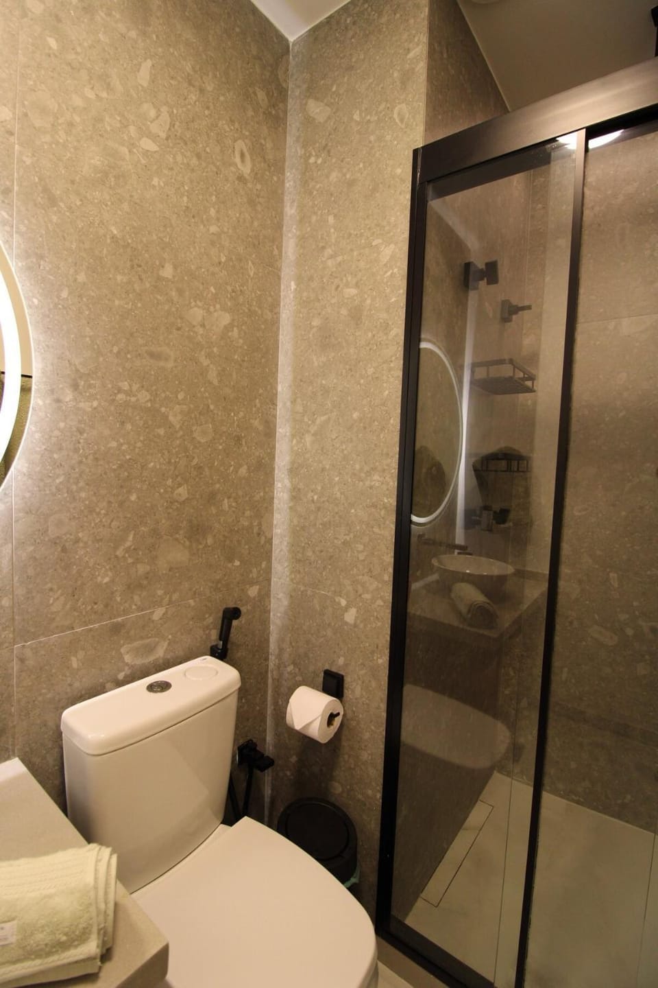 Toilet, Bathroom, towels