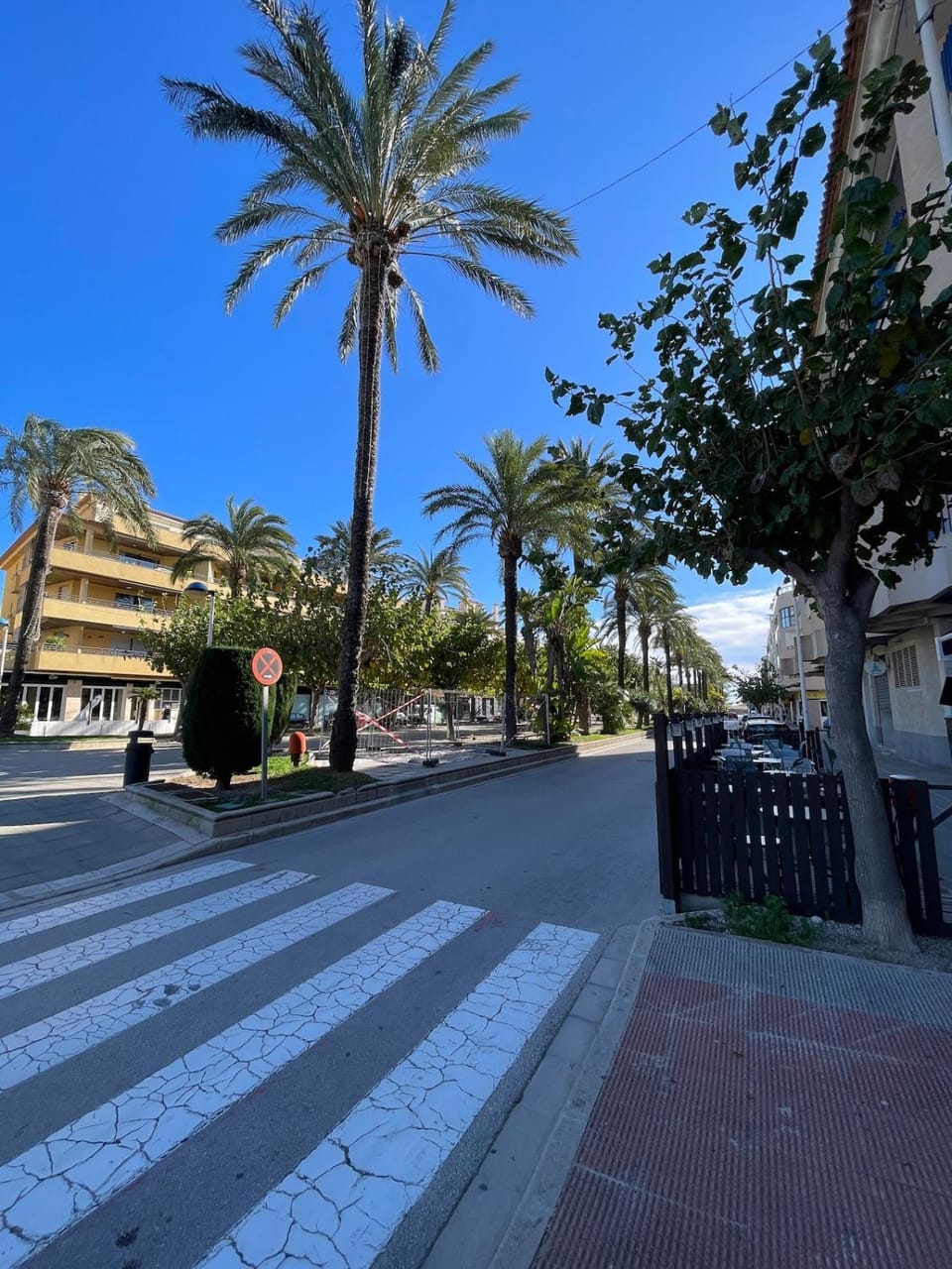 Day, Neighbourhood, Street view, Location