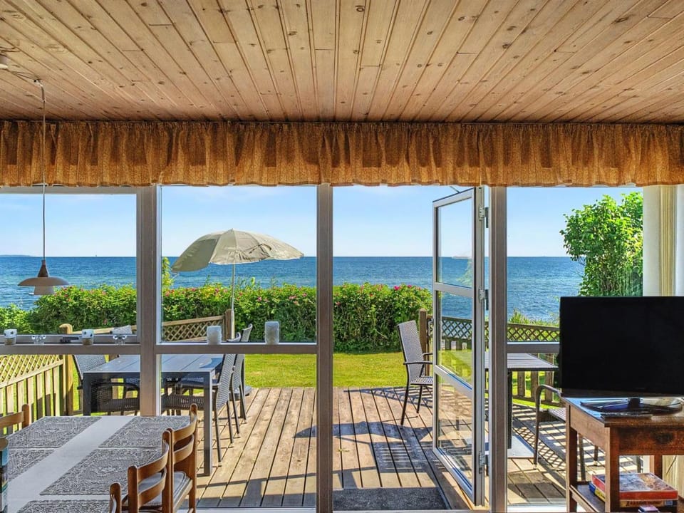 Holiday Home Astrath - 10m from the sea by Interhome House in Region of Southern Denmark
