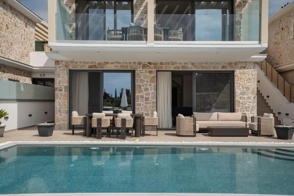 Property building, Seating area
